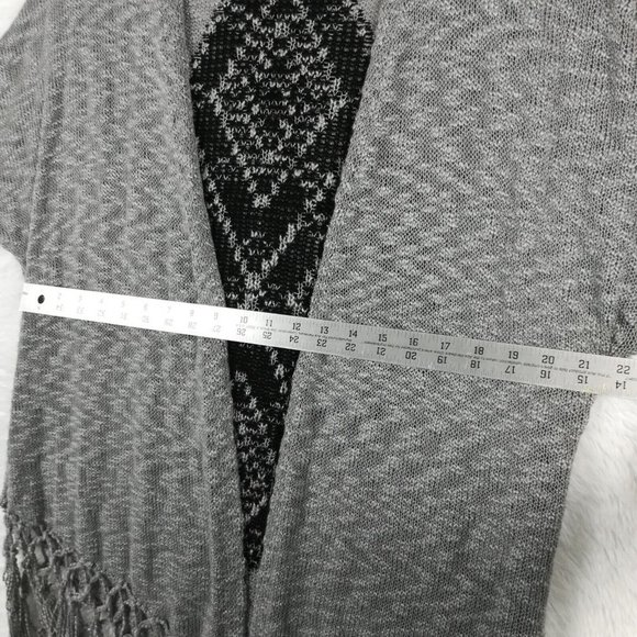 Almost Famous Womens Sweater Open Cardigan Acrylic Diamond Gray Knit‎ Tassles M - Picture 5 of 11